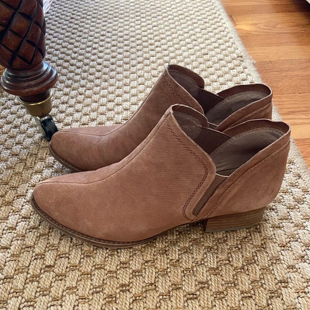 Vince Camuto Ankle Bootie